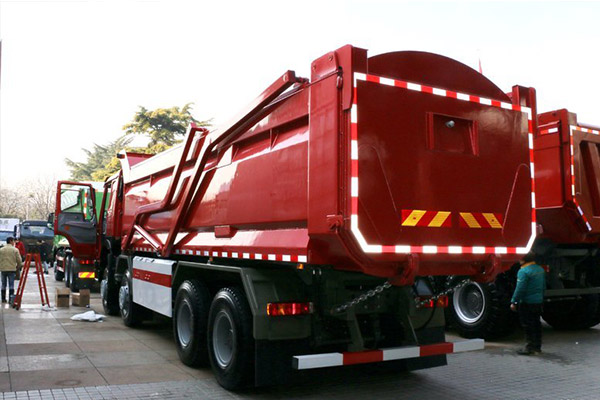 Euro 5 HOWO-7 Dump truck 440HP 8X4 2