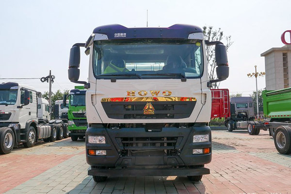 7.8CBM Concrete 8x4 Mixer Truck Sinotruk Howo 350HP