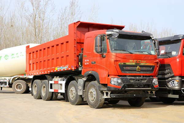 Euro 5 HOWO Dump Truck 540HP丨8x4丨50000KM