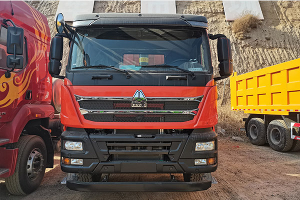 Euro 4 HOWO Dump Truck 460HP丨8x4丨45000KM 2