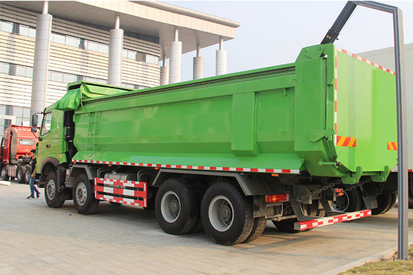 Euro 5 HOWO Dump Truck 380HP丨8x4丨39000KM