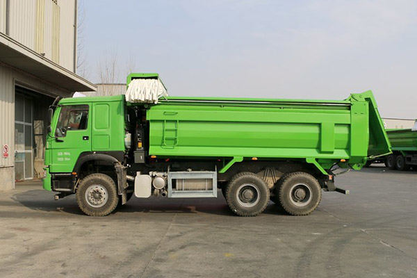 Euro 5 HOWO Dump Truck 340HP丨6x4丨30000KM 2