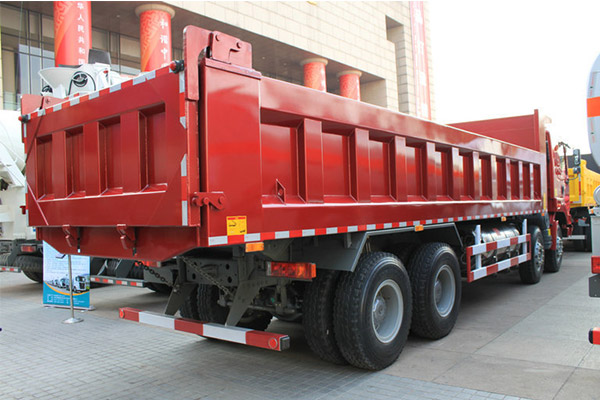 Euro 3 HOWO Dump Truck 340HP丨8x4丨30000KM 2