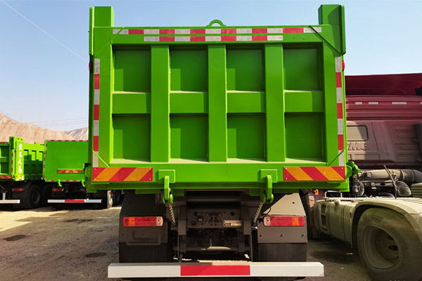 Euro 3 HOWO Dump Truck 500HP丨8x4丨50000KM 4
