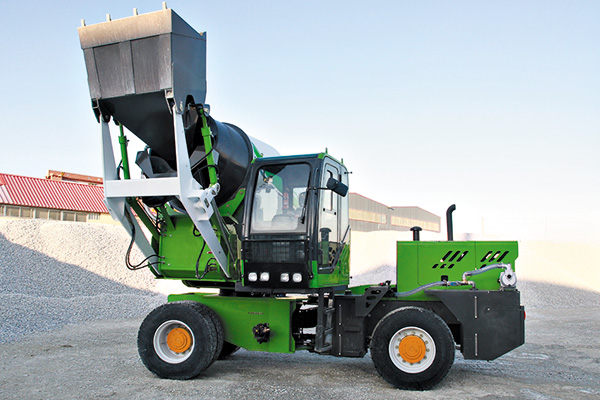 5.5m3 Self-loading Concrete Mixer Truck | New