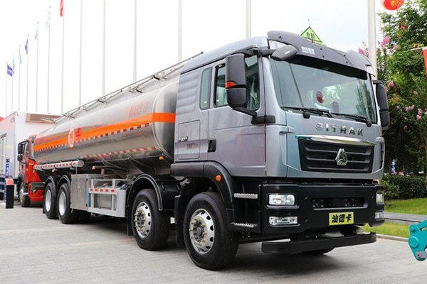 26m³  Sinotruk Fuel Tanker Truck丨NEW