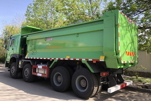 Euro 5 HOWO Dump Truck 400HP丨8x4丨30000KM 3
