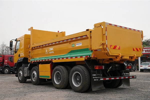 Euro 5 DFAC Dump Truck 330HP丨8x4丨35000KM 2
