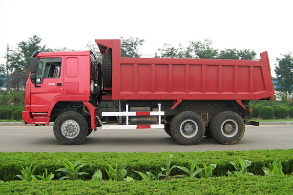 Euro 3 SINOTRUK HOWO-7 Used Dump Truck 300HP丨6x6丨62400KM 3