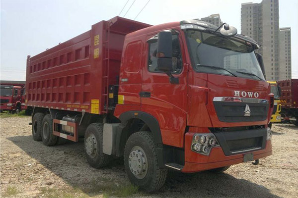 Sinotruk HOWO T7H 390HP 8X4 7300mm used dump truck 1