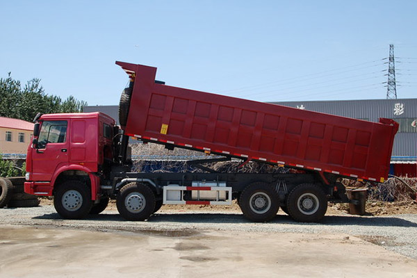 Sinotruk HOWO-7 used 8X4 dump truck 336HP 2