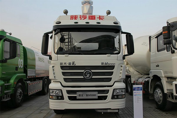 27.5m³ SHACMAN 8x4 Fuel Tank Truck