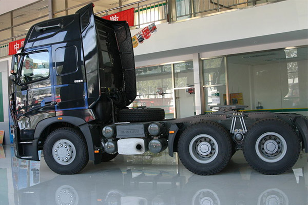 Sinotruk HOWO A7 Used 6x4 Tractor Truck Truck Head 340 HP Euro 3 3