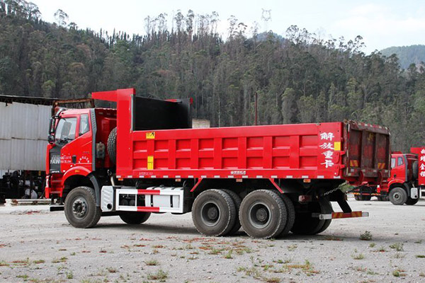 Euro 4 FAW Jiefang J6P used 6X4 dump truck 370HP tipper truck 2