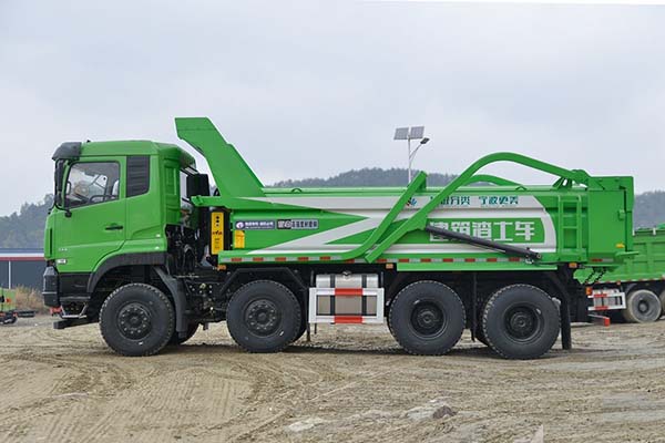 Dongfeng Tianlong  350HP 8X4 6 Meters Dump Truck 3