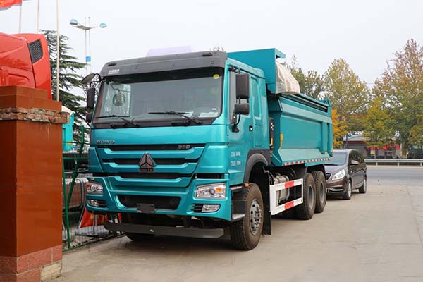 Sinotruk HOWO-7 380HP 6X4 Dump Truck 2