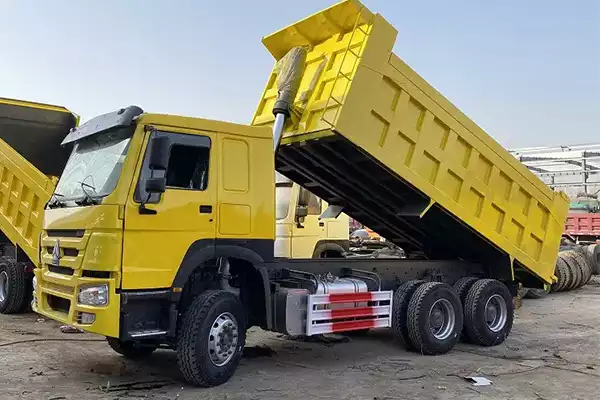 Sinotruk Howo 10Wheel 375HP 6x4 Dump Truck  3