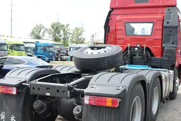 China FAW Low Price jiefang 6*4 Trailer Tractor Truck Head 3