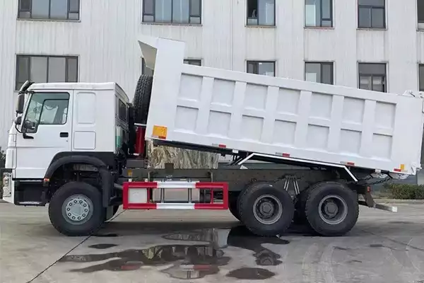 Sinotruk HOWO 6*4 371HP 10 Wheels New Dump Truck  2