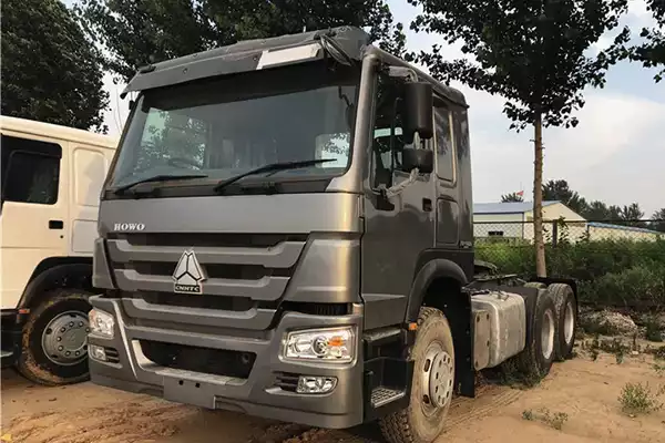 Sinotruk Howo 6X4 371HP China 2016 Used Tractor Truck 2