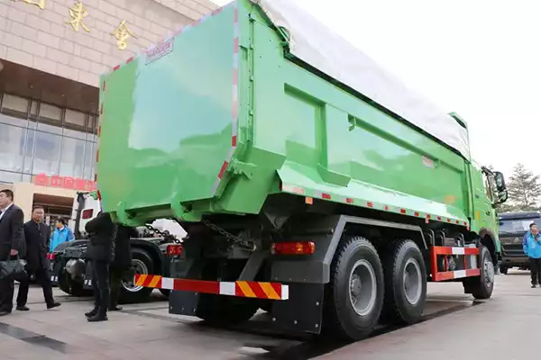 2022Brand New Sinotruck HOWO 371HP 6x4 Dump Truck  4