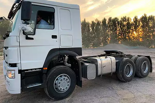 Sinotruck Howo 6×4 375HP Tractor Truck For Sale 4