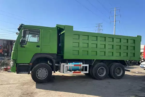 Used HOWO Heavy Dump Truck 375HP For Sale 4