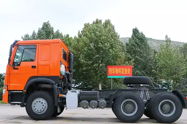 Used Chinese Howo 6x4 Tractor Truck 371hp Truck For Sale 4