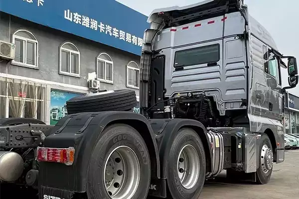 Sinotruk High Quality 6x4 40tons 510HP Tractor Truck 3