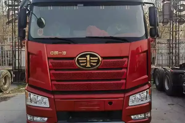 Faw Truck J6P 6x4 Cheap Tractor Head Trailer Sales 3