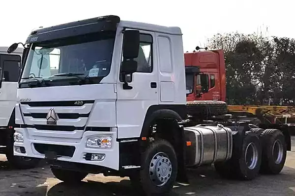 Sino Howo 420hp Tractor Truck 6x4 Trailer Head Truck For Sale 1