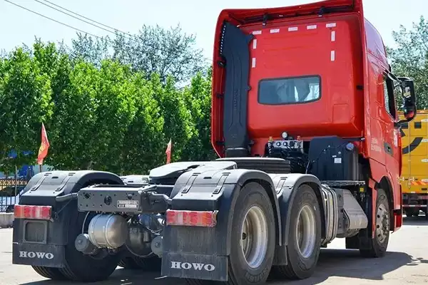 Sinotruk Howo 6X4 Tractor Truck For Sale 4